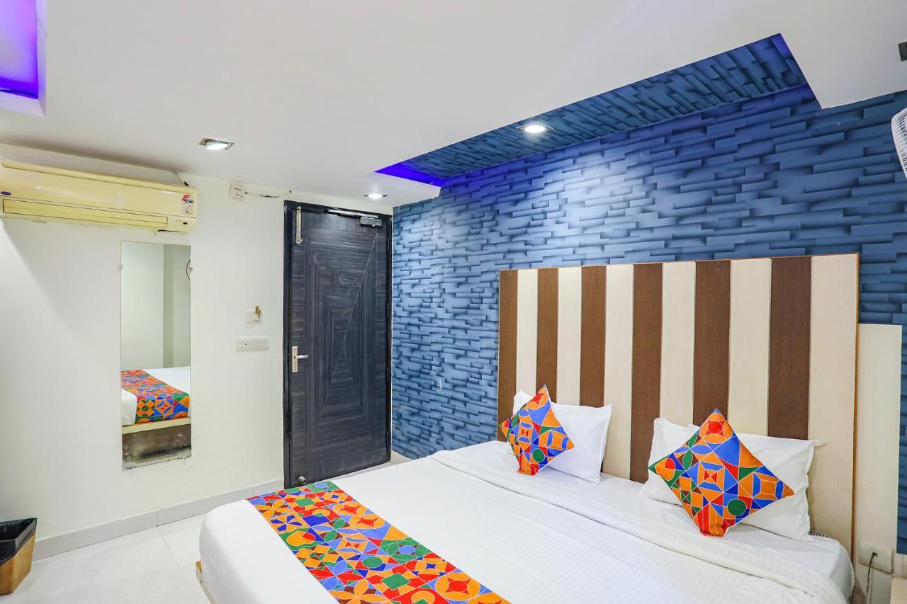 Fabhotel Trio Continental Patel Nagar Neu-Delhi Exterior foto
