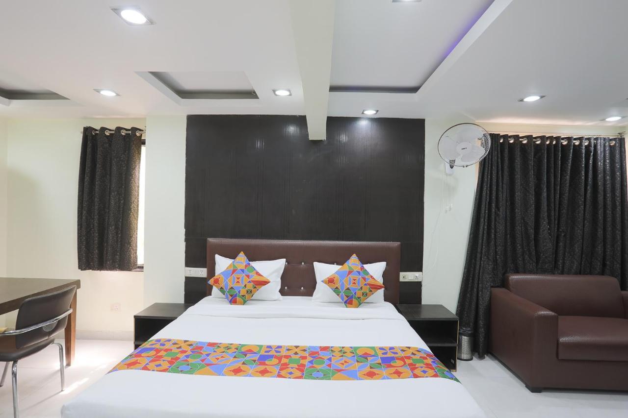 Fabhotel Trio Continental Patel Nagar Neu-Delhi Exterior foto