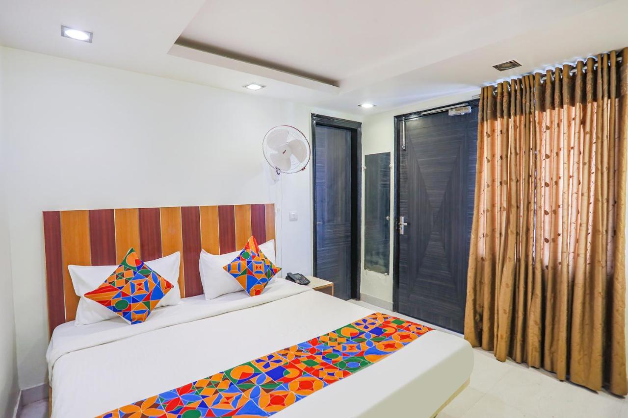 Fabhotel Trio Continental Patel Nagar Neu-Delhi Exterior foto