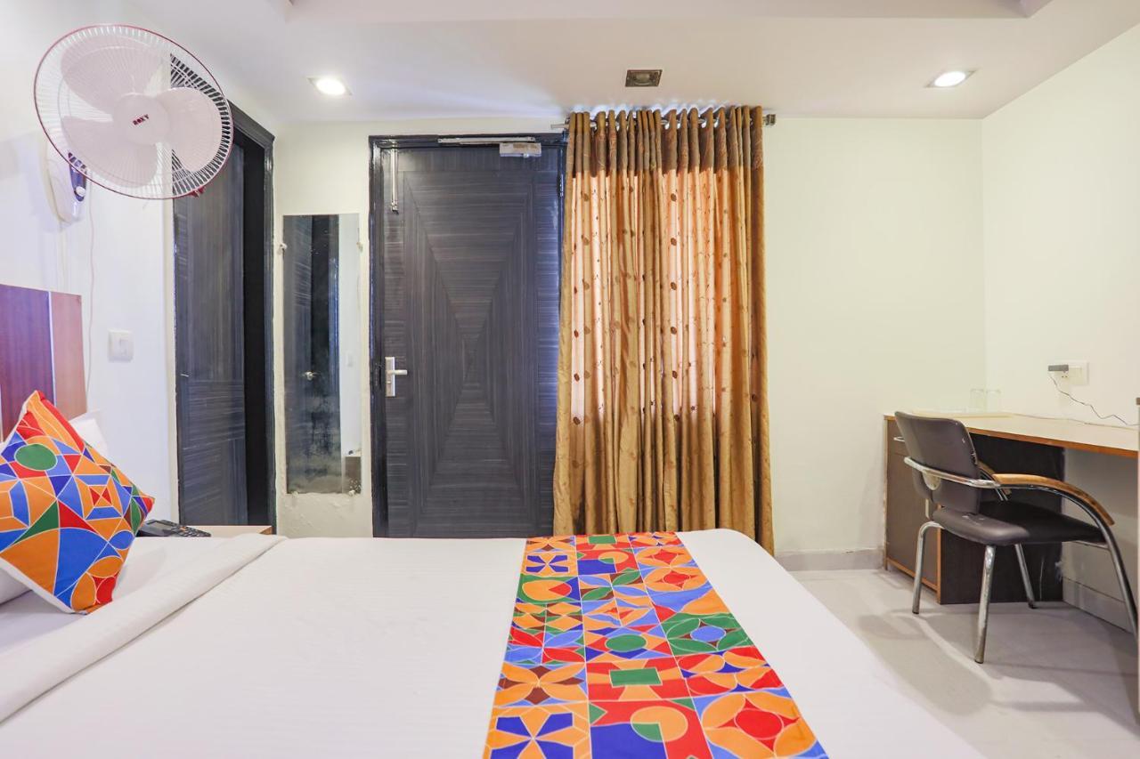 Fabhotel Trio Continental Patel Nagar Neu-Delhi Exterior foto